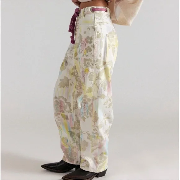 NWT We The Free People Moxie Printed Floral Flocked Barrel Jeans Size 27 w/ Belt - Picture 2 of 13